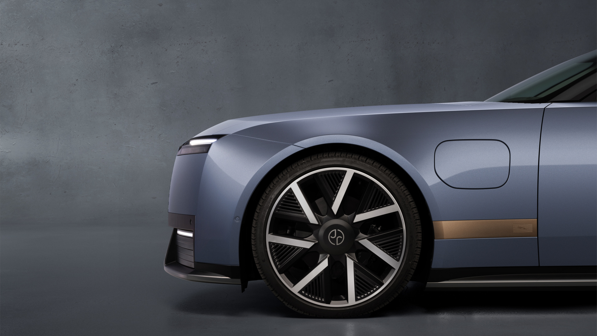 SMALL_BLUE_Luxury gap